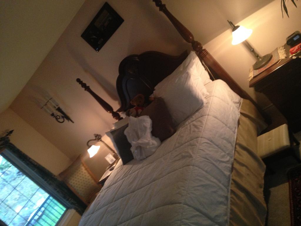 Eagle'S Nest B&B Lake Country Rom bilde